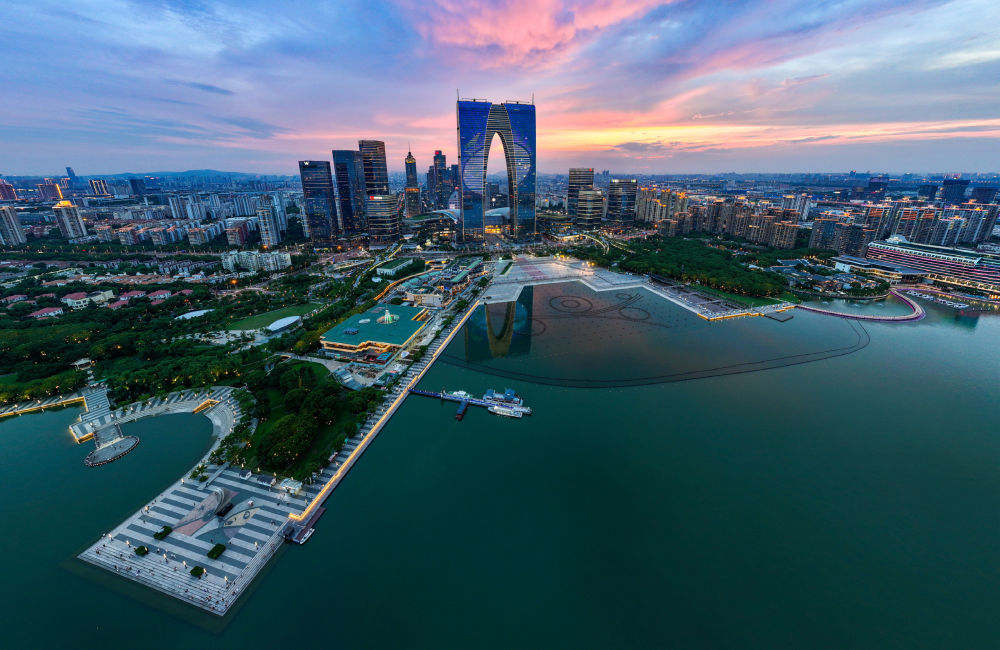 江苏致敬，领导与同胞共襄盛举